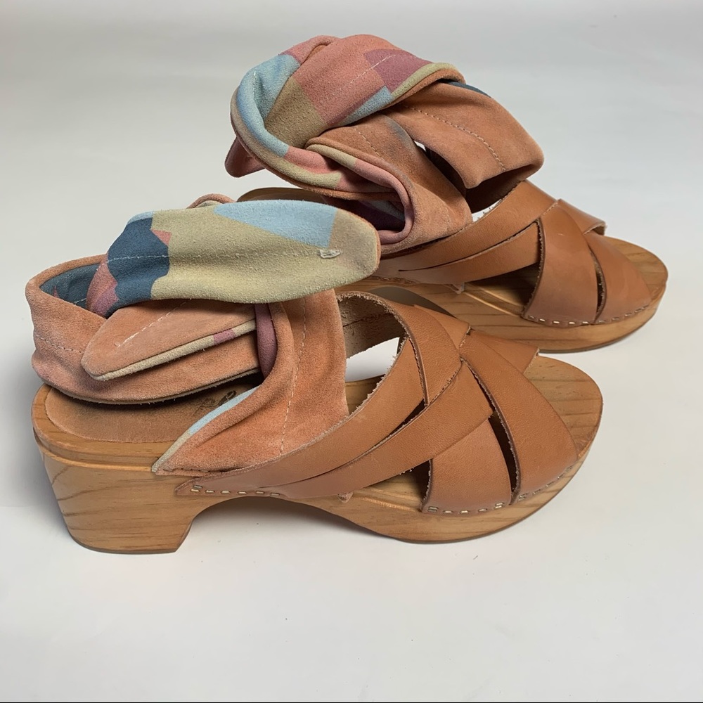 Free people Emmy wrap clogs in nude